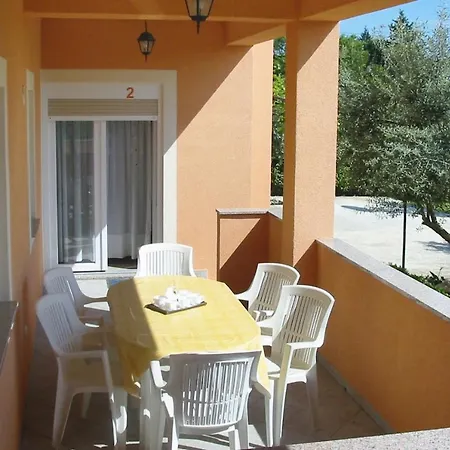 With A Parking Space - 7420 Pula