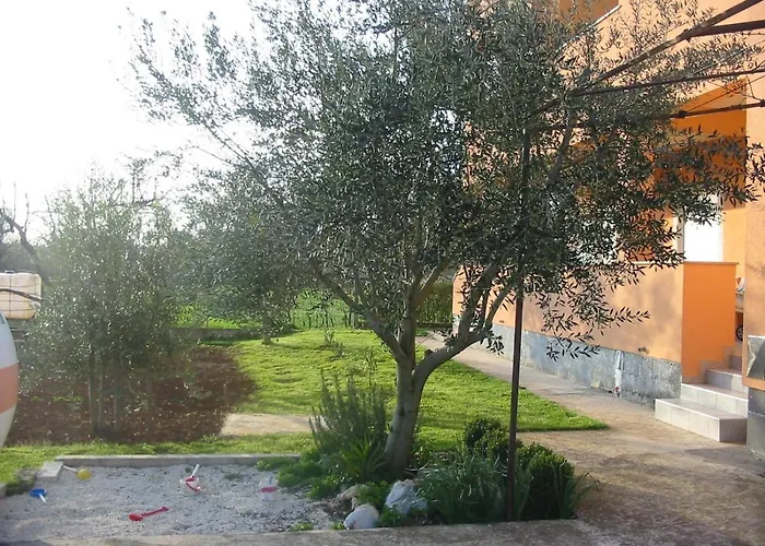 With Parking Space - 7420 풀라