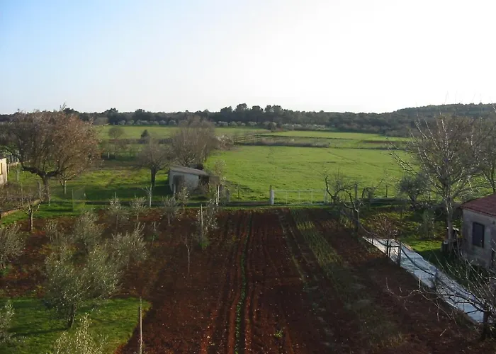 With Parking Space - 7420 아파트 풀라