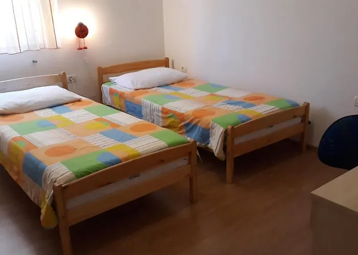 With Parking Space - 7420 아파트