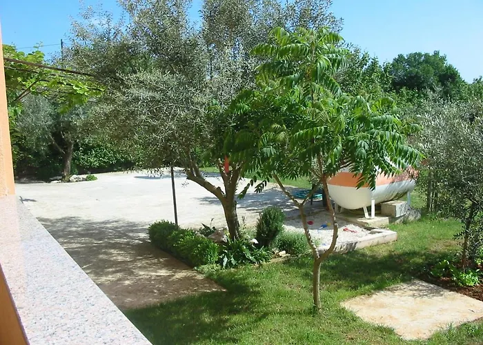 아파트 With Parking Space - 7420 풀라